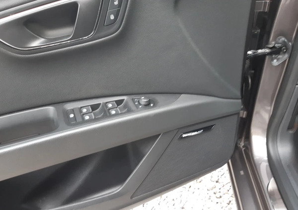 Seat Leon cena 52300 przebieg: 218000, rok produkcji 2015 z Radom małe 631